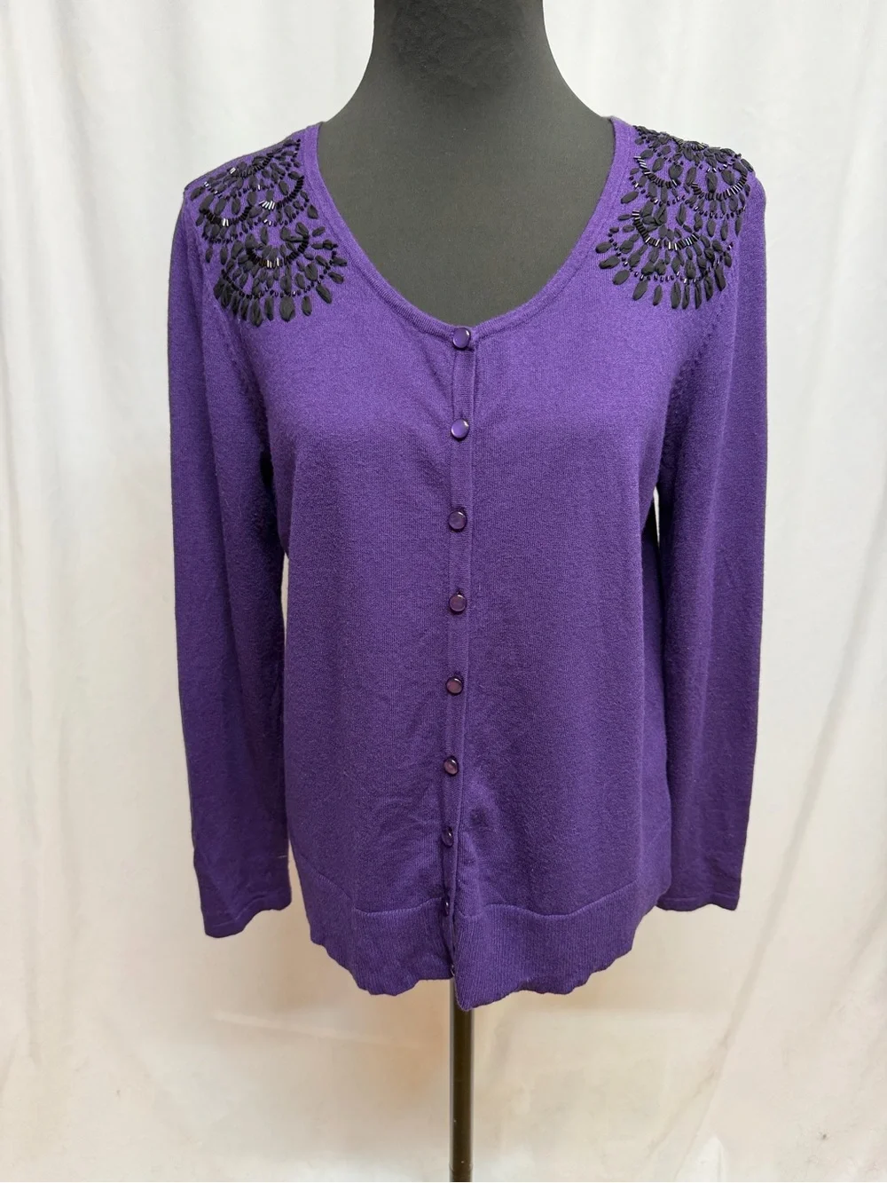 Jaclyn Smith XL Purple Embellished Button Front Cardigan Sweater Rayon Nylon - Picture 3 of 8
